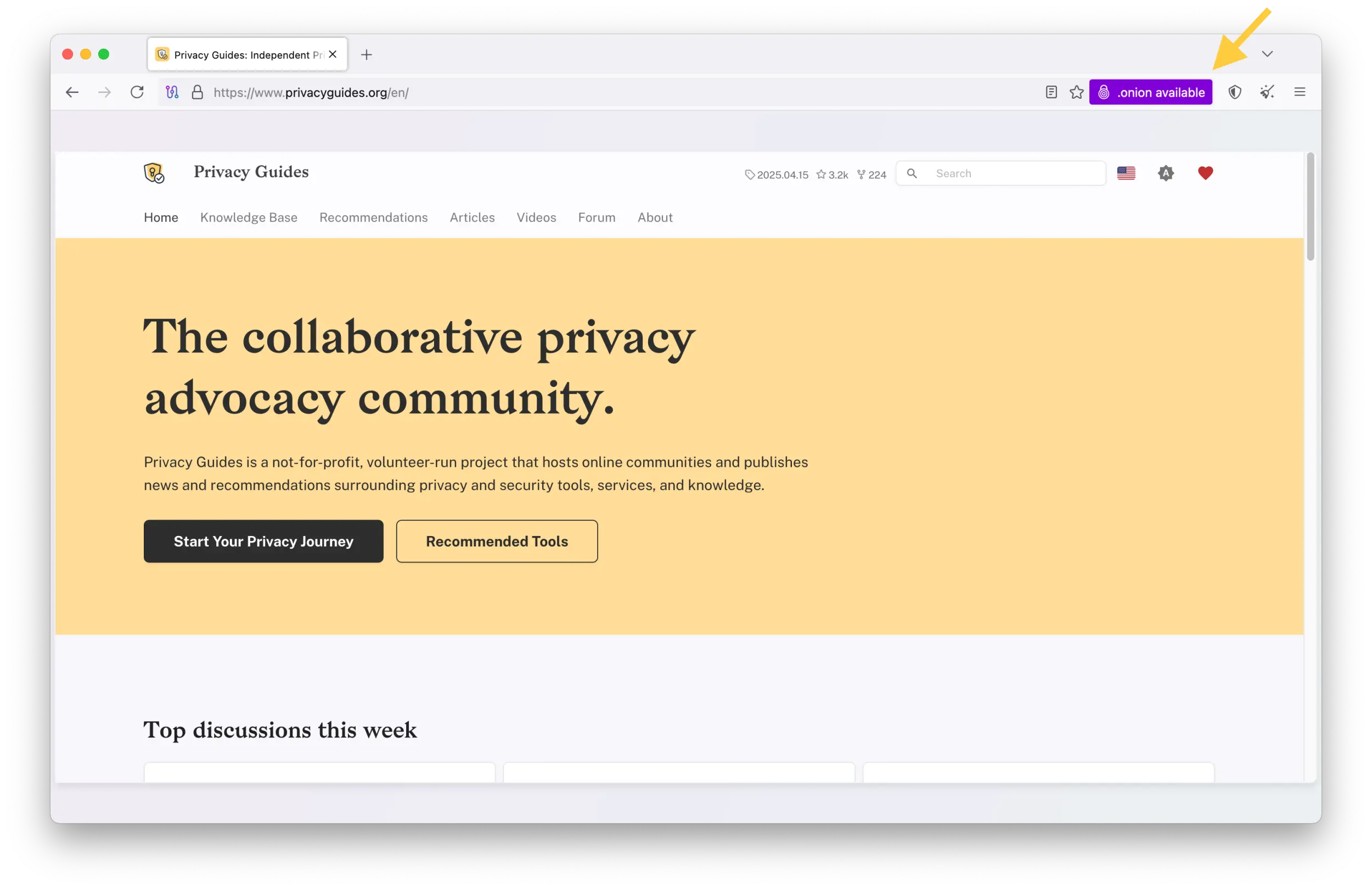 Screenshot from the Tor Browser showing the Privacy Guides website with an onion available purple button right to the address bar.